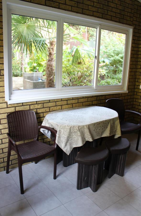Hôtel Tsikhierva à Gagra Extérieur photo