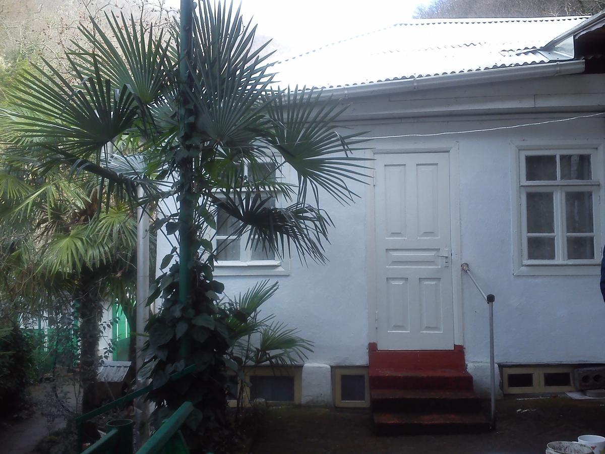 Hôtel Tsikhierva à Gagra Extérieur photo